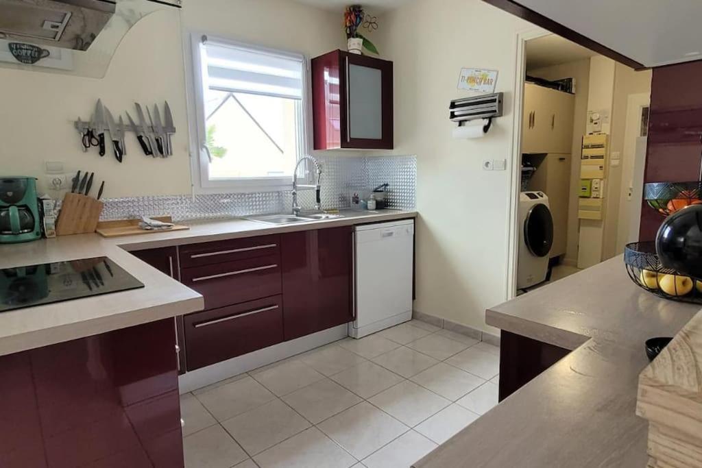 Maison 4 Chambres Pour 8 Personnes Доль-де-Бретань Экстерьер фото